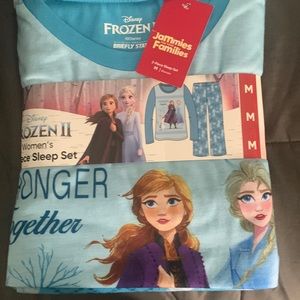 NWT Women’s PJ set. Frozen. Size medium.